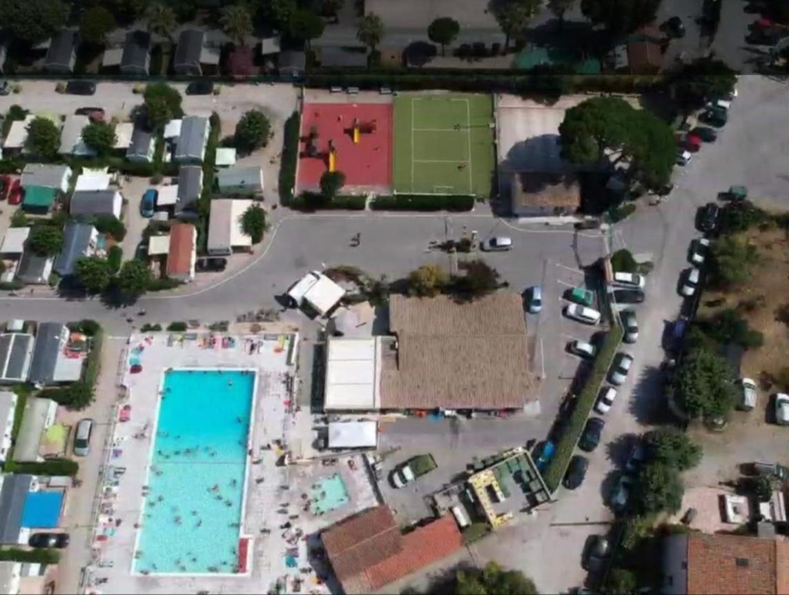 Vacances Familiales Dans Camping Avec Piscine Fréjus 외부 사진