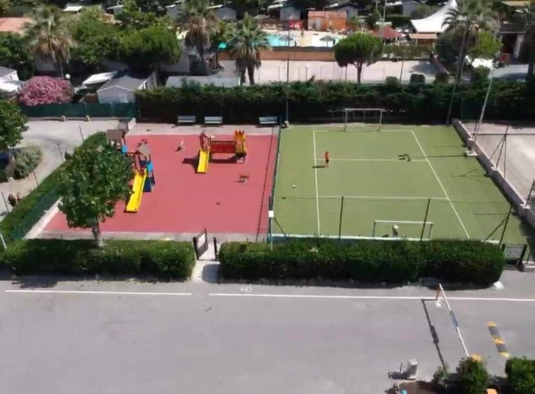 Vacances Familiales Dans Camping Avec Piscine Fréjus 외부 사진